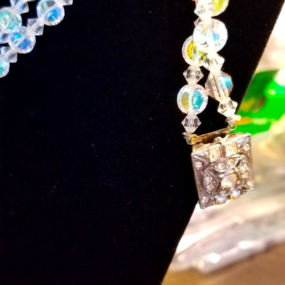 Vintage Set Iridescent Crystal Jewelry - Picture 4 of 7